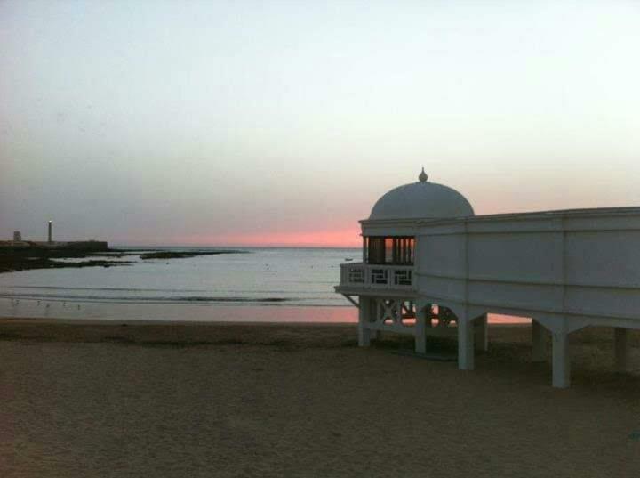 Los Patios De La Caleta Cádiz Eksteriør billede